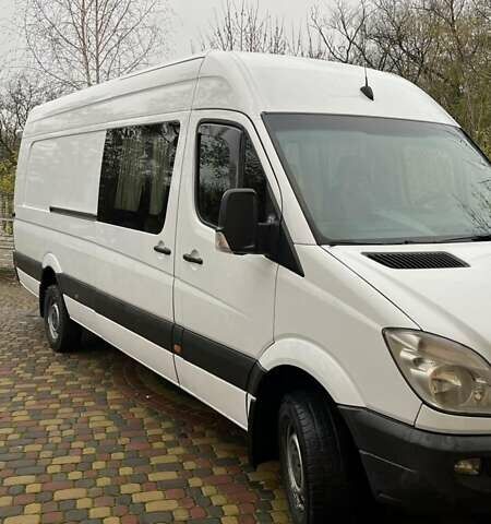 Белый Мерседес Sprinter, объемом двигателя 3 л и пробегом 485 тыс. км за 23500 $, фото 1 на Automoto.ua