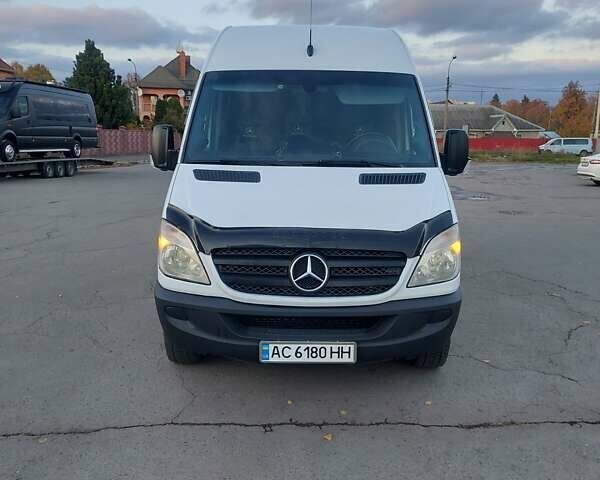 Белый Мерседес Sprinter, объемом двигателя 2.14 л и пробегом 582 тыс. км за 16600 $, фото 1 на Automoto.ua