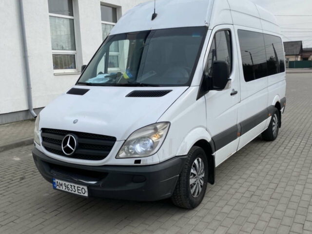 Белый Мерседес Sprinter, объемом двигателя 2.99 л и пробегом 310 тыс. км за 13000 $, фото 1 на Automoto.ua