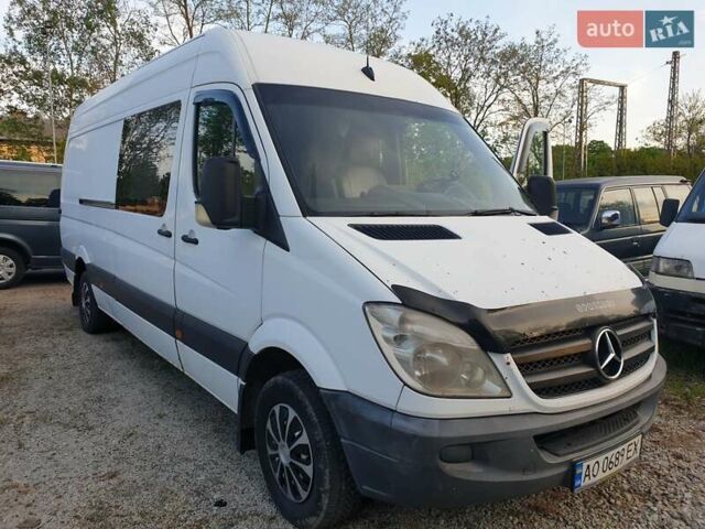 Белый Мерседес Sprinter, объемом двигателя 2.2 л и пробегом 640 тыс. км за 15950 $, фото 1 на Automoto.ua
