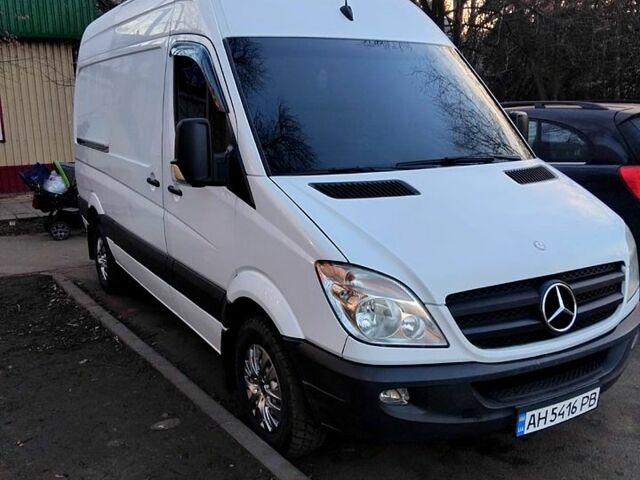 Белый Мерседес Sprinter, объемом двигателя 2.7 л и пробегом 300 тыс. км за 13500 $, фото 1 на Automoto.ua