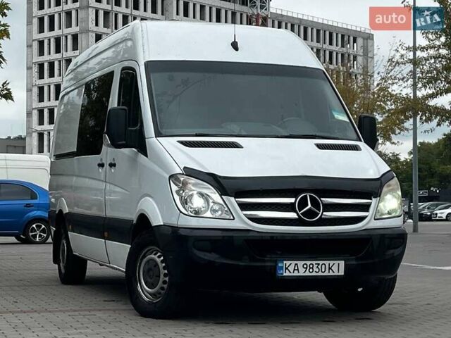 Белый Мерседес Sprinter, объемом двигателя 2.14 л и пробегом 449 тыс. км за 12000 $, фото 1 на Automoto.ua