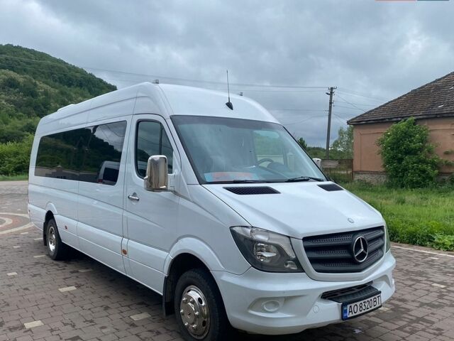 Белый Мерседес Sprinter, объемом двигателя 2.99 л и пробегом 530 тыс. км за 37500 $, фото 1 на Automoto.ua