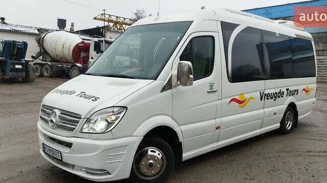 Белый Мерседес Sprinter, объемом двигателя 3 л и пробегом 270 тыс. км за 47000 $, фото 1 на Automoto.ua