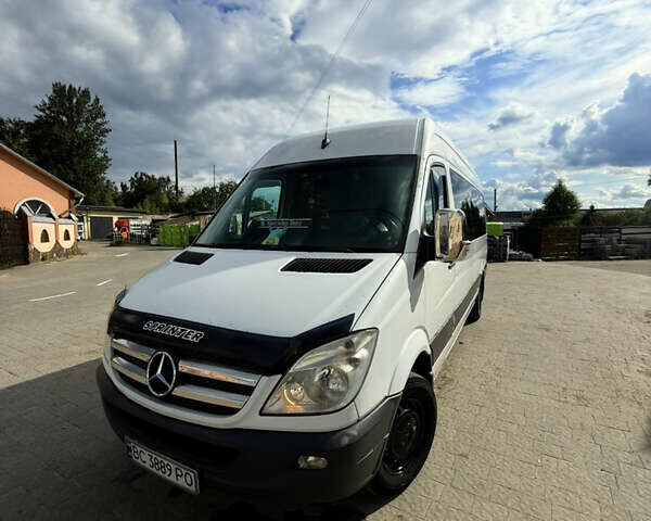 Білий Мерседес Sprinter, об'ємом двигуна 2.14 л та пробігом 160 тис. км за 15000 $, фото 1 на Automoto.ua