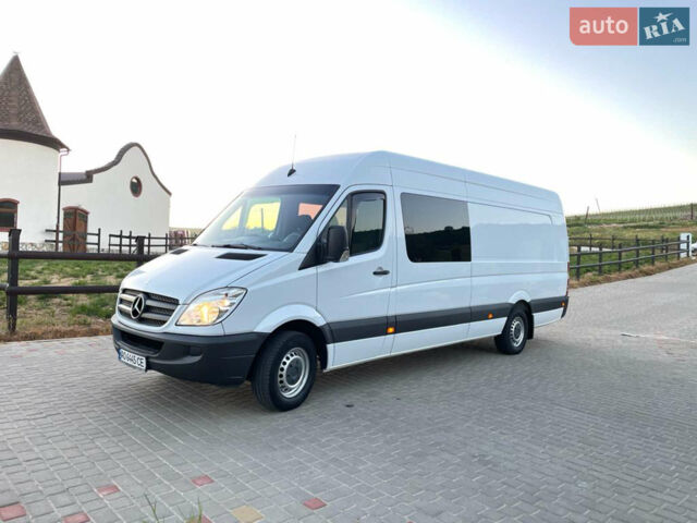 Белый Мерседес Sprinter, объемом двигателя 2.2 л и пробегом 303 тыс. км за 23000 $, фото 1 на Automoto.ua