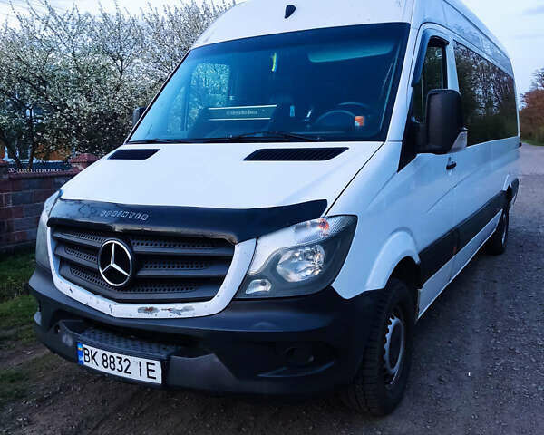 Білий Мерседес Sprinter, об'ємом двигуна 3.22 л та пробігом 350 тис. км за 25000 $, фото 1 на Automoto.ua