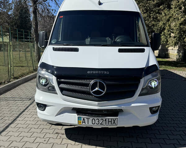 Белый Мерседес Sprinter, объемом двигателя 0 л и пробегом 270 тыс. км за 29900 $, фото 1 на Automoto.ua