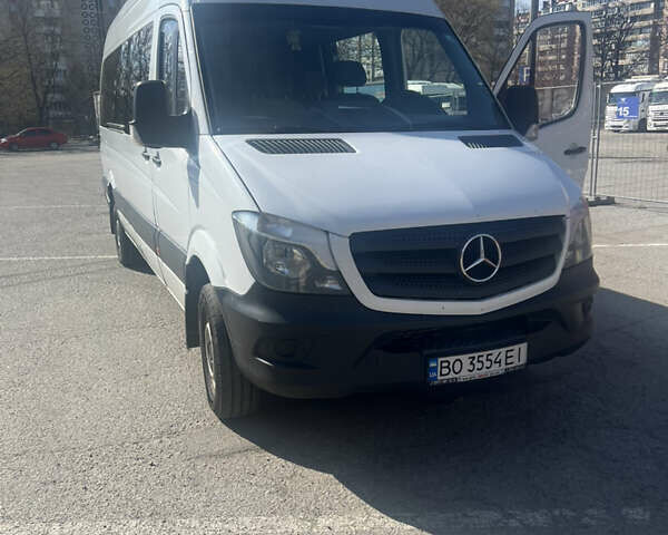 Белый Мерседес Sprinter, объемом двигателя 3 л и пробегом 350 тыс. км за 23200 $, фото 1 на Automoto.ua