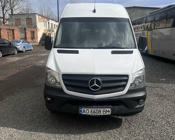 Белый Мерседес Sprinter, объемом двигателя 2.2 л и пробегом 541 тыс. км за 22300 $, фото 1 на Automoto.ua