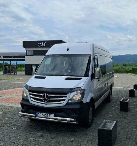 Белый Мерседес Sprinter, объемом двигателя 2.14 л и пробегом 650 тыс. км за 17900 $, фото 1 на Automoto.ua