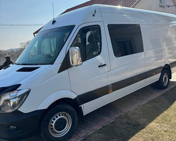 Белый Мерседес Sprinter, объемом двигателя 0 л и пробегом 314 тыс. км за 38660 $, фото 1 на Automoto.ua