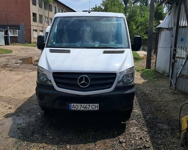 Белый Мерседес Sprinter, объемом двигателя 2.14 л и пробегом 380 тыс. км за 21000 $, фото 1 на Automoto.ua