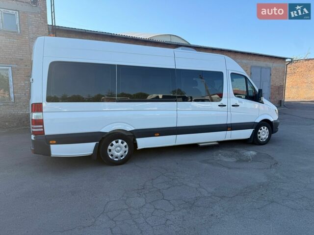 Белый Мерседес Sprinter, объемом двигателя 2.2 л и пробегом 320 тыс. км за 25600 $, фото 1 на Automoto.ua