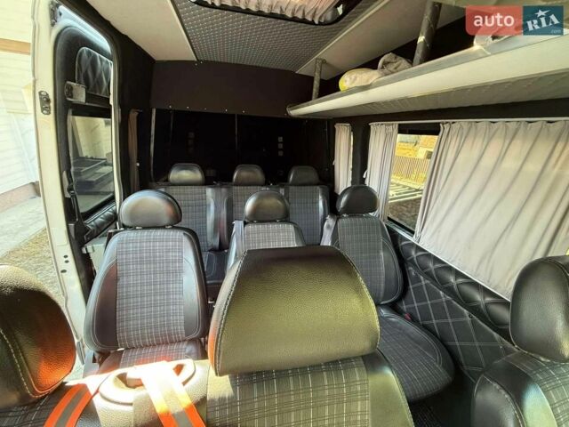 Білий Мерседес Sprinter, об'ємом двигуна 2.14 л та пробігом 740 тис. км за 18500 $, фото 1 на Automoto.ua