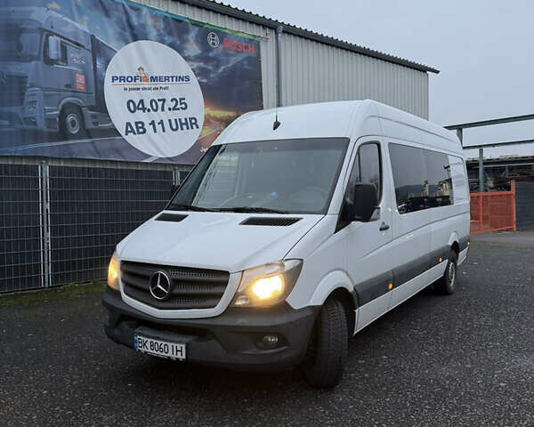 Белый Мерседес Sprinter, объемом двигателя 2.14 л и пробегом 600 тыс. км за 27000 $, фото 1 на Automoto.ua