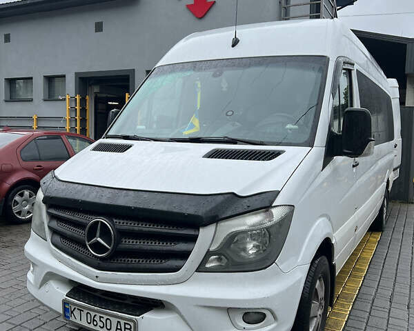 Белый Мерседес Sprinter, объемом двигателя 2.14 л и пробегом 630 тыс. км за 27900 $, фото 1 на Automoto.ua