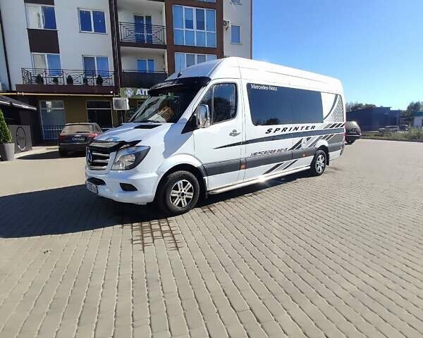 Белый Мерседес Sprinter, объемом двигателя 2.1 л и пробегом 800 тыс. км за 22000 $, фото 1 на Automoto.ua
