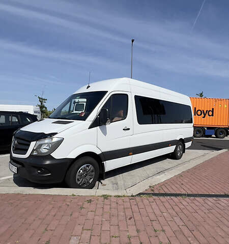 Белый Мерседес Sprinter, объемом двигателя 2.14 л и пробегом 225 тыс. км за 30500 $, фото 1 на Automoto.ua