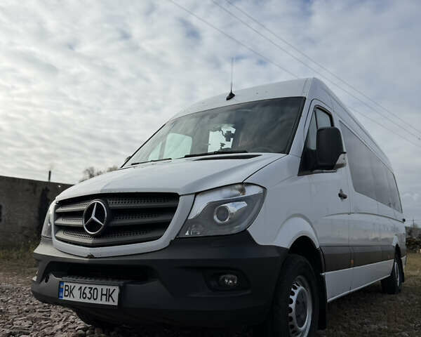 Белый Мерседес Sprinter, объемом двигателя 2.14 л и пробегом 880 тыс. км за 27000 $, фото 1 на Automoto.ua