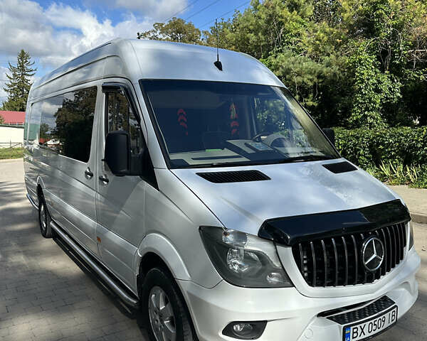 Белый Мерседес Sprinter, объемом двигателя 2.99 л и пробегом 430 тыс. км за 43900 $, фото 1 на Automoto.ua