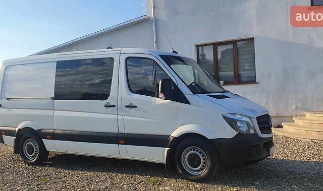 Белый Мерседес Sprinter, объемом двигателя 2.2 л и пробегом 300 тыс. км за 21583 $, фото 1 на Automoto.ua