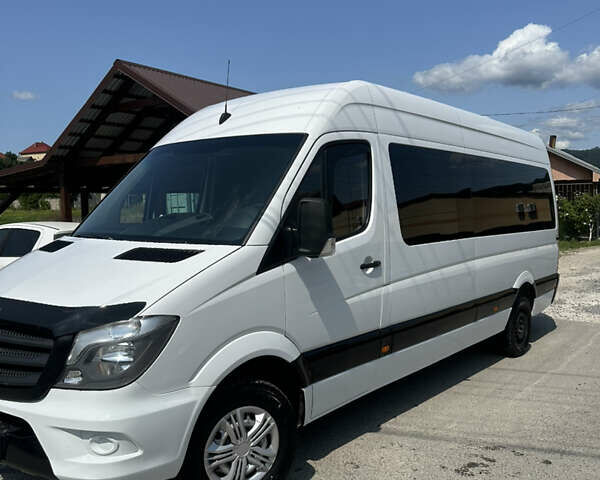Белый Мерседес Sprinter, объемом двигателя 2.14 л и пробегом 540 тыс. км за 20000 $, фото 1 на Automoto.ua