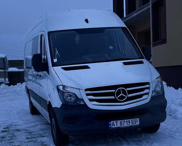 Белый Мерседес Sprinter, объемом двигателя 2.2 л и пробегом 363 тыс. км за 25599 $, фото 1 на Automoto.ua