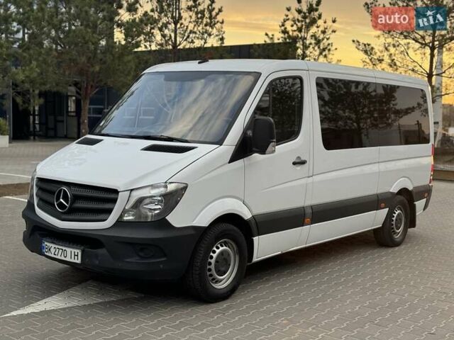 Белый Мерседес Sprinter, объемом двигателя 2.2 л и пробегом 420 тыс. км за 20900 $, фото 1 на Automoto.ua
