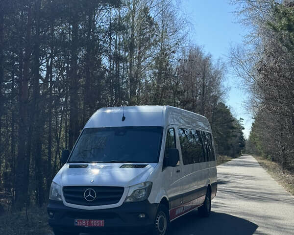 Белый Мерседес Sprinter, объемом двигателя 2.1 л и пробегом 370 тыс. км за 25700 $, фото 1 на Automoto.ua
