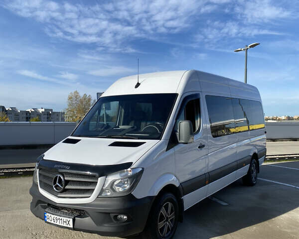 Белый Мерседес Sprinter, объемом двигателя 2.14 л и пробегом 380 тыс. км за 25500 $, фото 1 на Automoto.ua