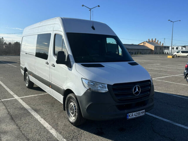 Белый Мерседес Sprinter, объемом двигателя 2.14 л и пробегом 420 тыс. км за 40465 $, фото 1 на Automoto.ua