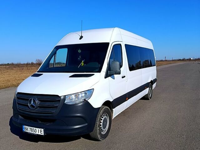 Белый Мерседес Sprinter, объемом двигателя 2.1 л и пробегом 555 тыс. км за 34500 $, фото 1 на Automoto.ua