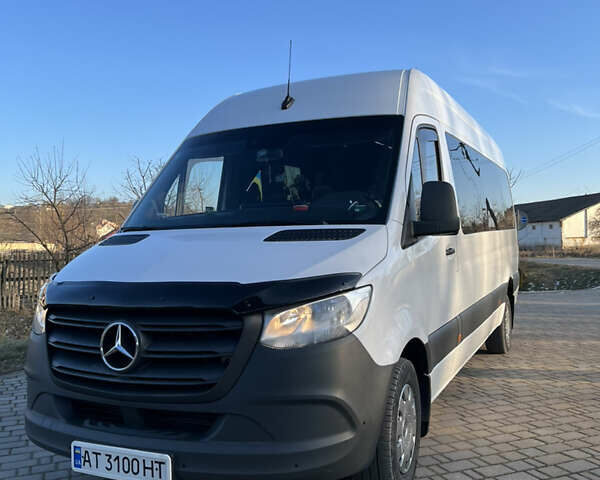 Белый Мерседес Sprinter, объемом двигателя 2.14 л и пробегом 418 тыс. км за 31800 $, фото 1 на Automoto.ua