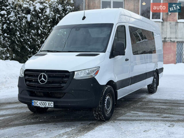 Белый Мерседес Sprinter, объемом двигателя 3 л и пробегом 335 тыс. км за 37000 $, фото 1 на Automoto.ua