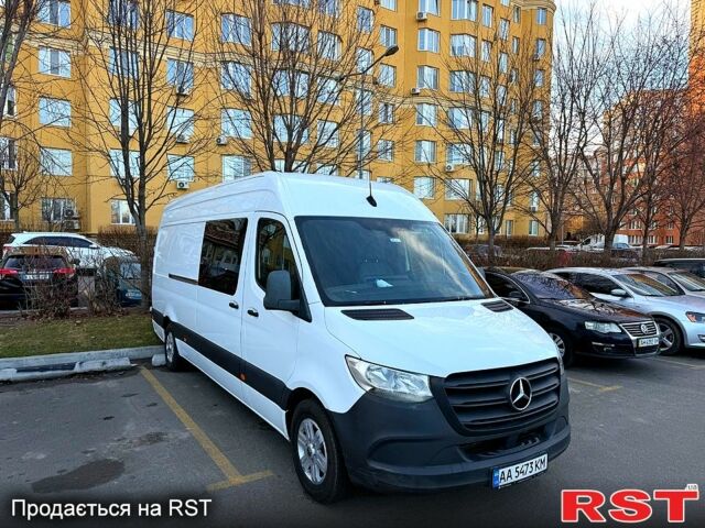 Белый Мерседес Sprinter, объемом двигателя 2.1 л и пробегом 300 тыс. км за 33500 $, фото 1 на Automoto.ua