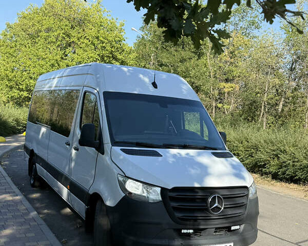 Белый Мерседес Sprinter, объемом двигателя 2.14 л и пробегом 125 тыс. км за 31999 $, фото 1 на Automoto.ua