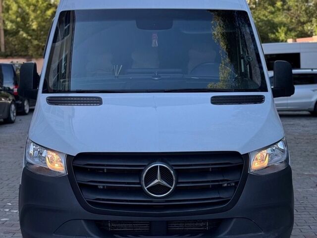 Белый Мерседес Sprinter, объемом двигателя 2.99 л и пробегом 545 тыс. км за 45000 $, фото 1 на Automoto.ua