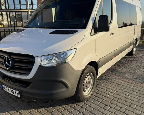 Белый Мерседес Sprinter, объемом двигателя 2.99 л и пробегом 130 тыс. км за 59800 $, фото 1 на Automoto.ua