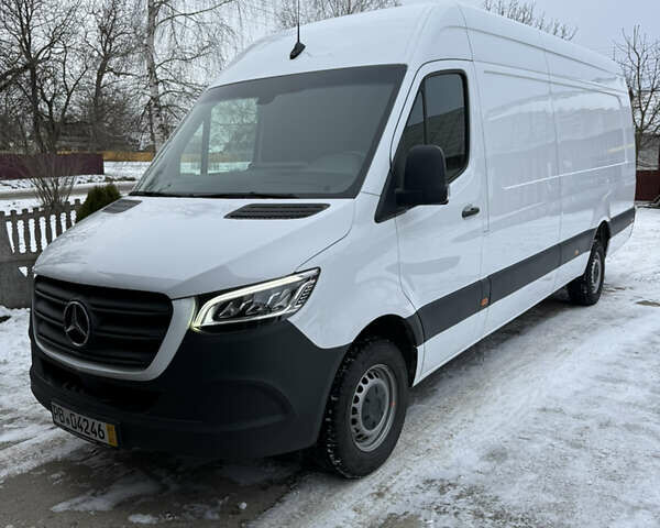 Белый Мерседес Sprinter, объемом двигателя 2.99 л и пробегом 216 тыс. км за 45409 $, фото 1 на Automoto.ua