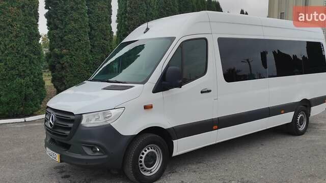 Белый Мерседес Sprinter, объемом двигателя 2 л и пробегом 167 тыс. км за 34950 $, фото 1 на Automoto.ua