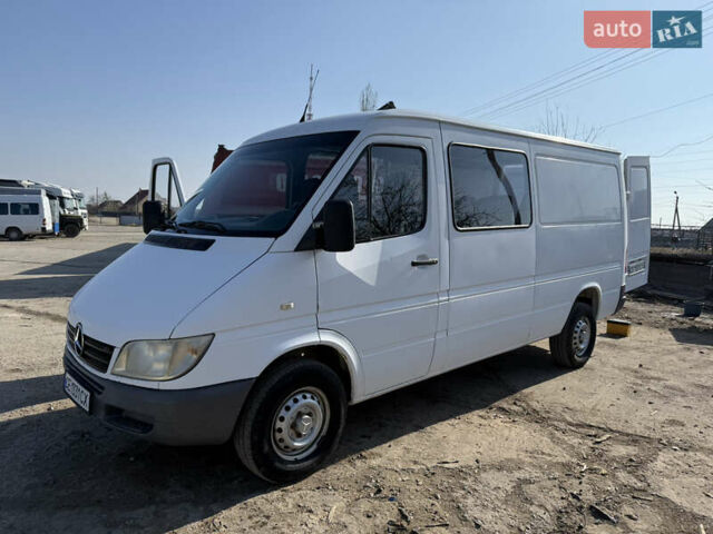 Белый Мерседес Sprinter, объемом двигателя 0 л и пробегом 333 тыс. км за 7950 $, фото 1 на Automoto.ua