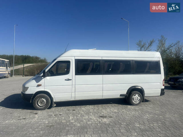 Білий Мерседес Sprinter, об'ємом двигуна 2.3 л та пробігом 400 тис. км за 6500 $, фото 1 на Automoto.ua