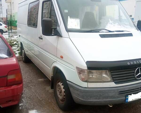Белый Мерседес Sprinter, объемом двигателя 2.9 л и пробегом 370 тыс. км за 7000 $, фото 1 на Automoto.ua