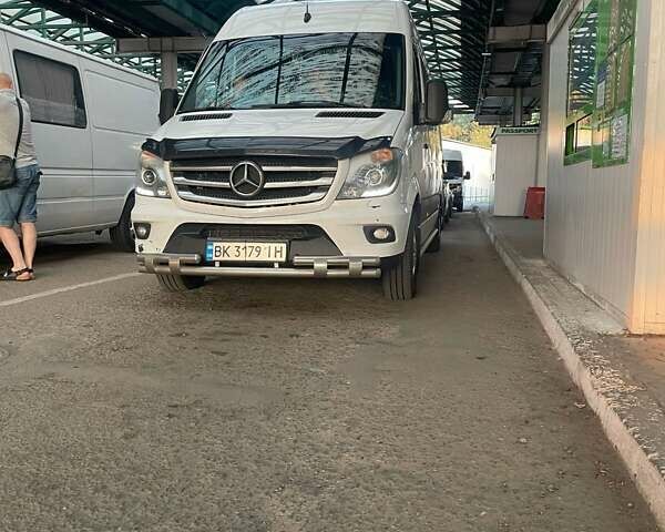Белый Мерседес Sprinter, объемом двигателя 0 л и пробегом 650 тыс. км за 34500 $, фото 1 на Automoto.ua
