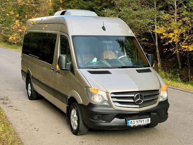 Бежевый Мерседес Sprinter, объемом двигателя 3 л и пробегом 488 тыс. км за 37000 $, фото 1 на Automoto.ua