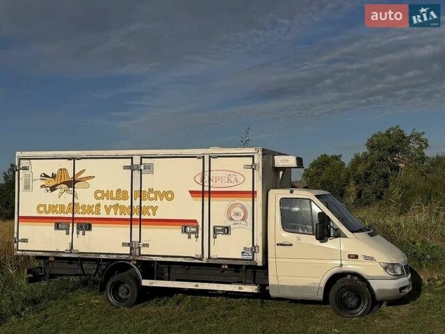 Бежевий Мерседес Sprinter, об'ємом двигуна 2.15 л та пробігом 450 тис. км за 8800 $, фото 1 на Automoto.ua