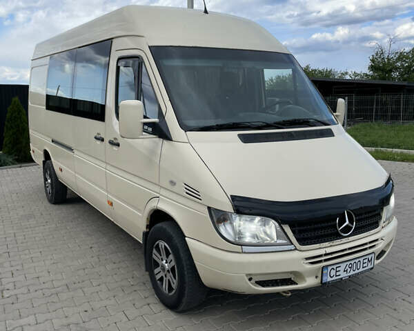 Бежевый Мерседес Sprinter, объемом двигателя 2.7 л и пробегом 754 тыс. км за 9000 $, фото 1 на Automoto.ua