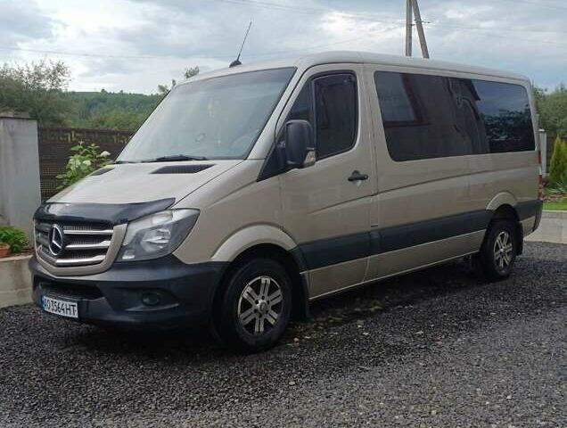 Бежевый Мерседес Sprinter, объемом двигателя 2.99 л и пробегом 390 тыс. км за 21000 $, фото 1 на Automoto.ua