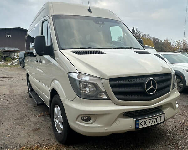 Бежевий Мерседес Sprinter, об'ємом двигуна 3 л та пробігом 330 тис. км за 31000 $, фото 1 на Automoto.ua